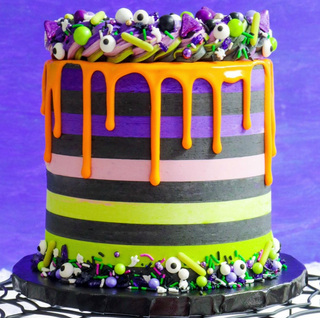 TFG Academy - Stripes n' Drips Cake Class